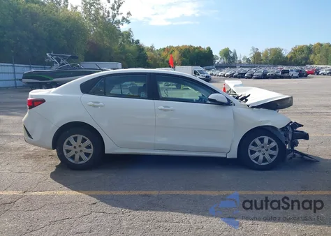 2021 Kia Rio S z USA, uszkodzony, nr VIN 3KPA24AD7ME392883
